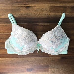 Victoria’s Secret 34B Very Sexy Lace Push Up Bra